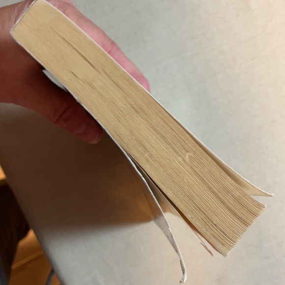 📚2/$6 🎁A Home At the End of the World - Picture 5 of 12